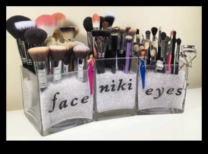 מחזיקי מברשות עשה זאת בעצמך 10+ דרכים קלות ולא יקרות לארגן את מרחב היופי שלך 2 מחזיקי מברשות עשה זאת בעצמך: פתרונות מיומנים לארגון מרחב היופי שלך