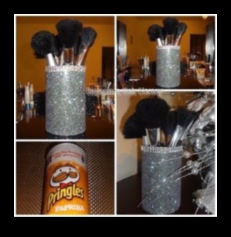 מחזיקי מברשות עשה זאת בעצמך 10+ דרכים קלות ולא יקרות לארגן את מרחב היופי שלך 3 מחזיקי מברשות עשה זאת בעצמך: פתרונות מיומנים לארגון מרחב היופי שלך