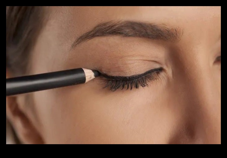 שיפור עיניים ללא מאמץ הרם את מבטך עם טכניקות איפור טבעיות 8 שיפור עיניים ללא מאמץ: הרם את המבט שלך עם טכניקות איפור טבעיות