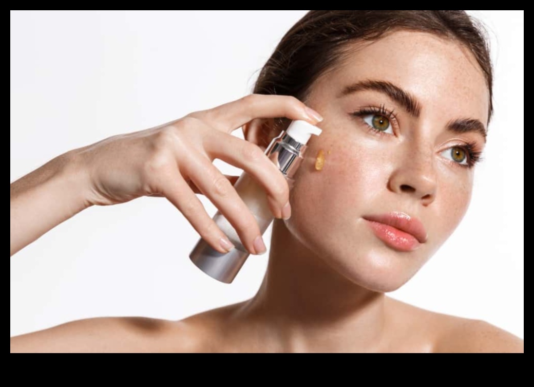 הגדרת אבקה ו-SPF: מדוע הגנה מהשמש חשובה בשגרת האיפור שלך