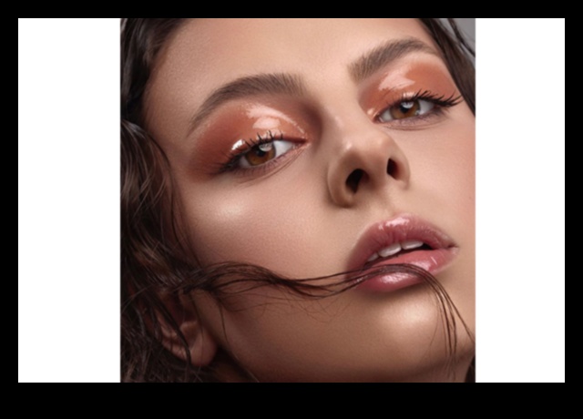 אלגנטיות ללא מאמץ: הכוח של טכניקות איפור ערב מינימליסטיות