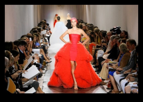 Runway Reverie תצוגת אופנה שלוקחת אותך למסע חלומי 2 Runway Reverie: חולמים בשפת האופנה