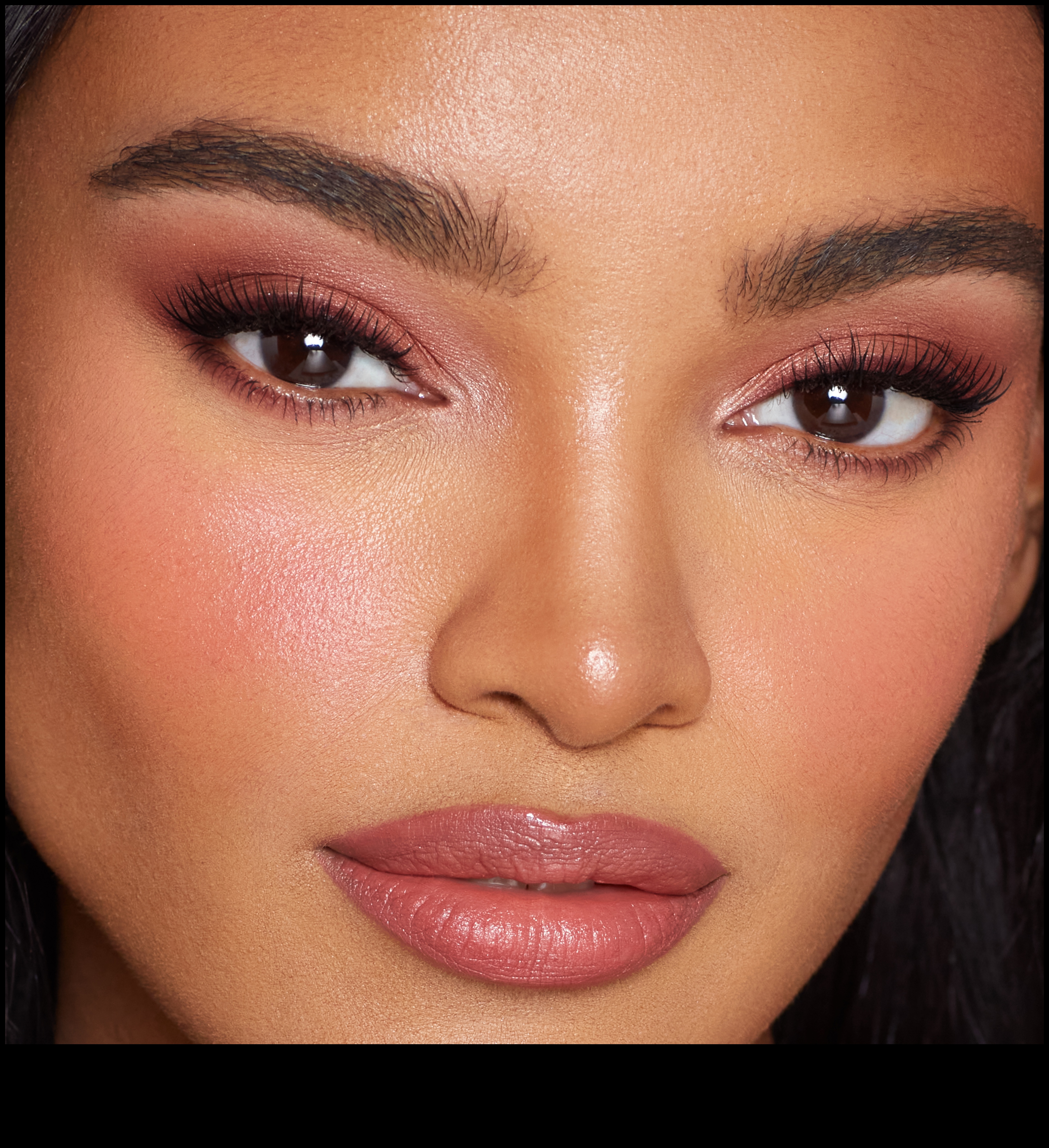 יופי ללא מאמץ: המשיכה של איפור יומיומי למראה מהיר