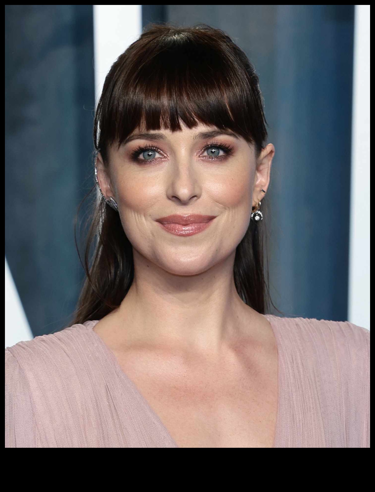 אינספו לתסרוקת סלבס: של מי המנעולים הברונטיים מסובבים ראשים?