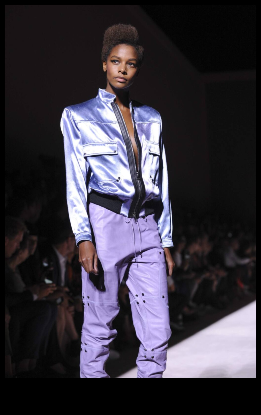 Glamour Gazette: אופנה יוקרתית נחשפה בצילומים נצחיים