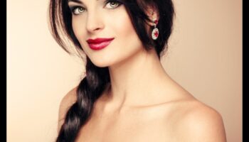 אלגנטיות ללא מאמץ: הכוח של טכניקות איפור ערב מינימליסטיות