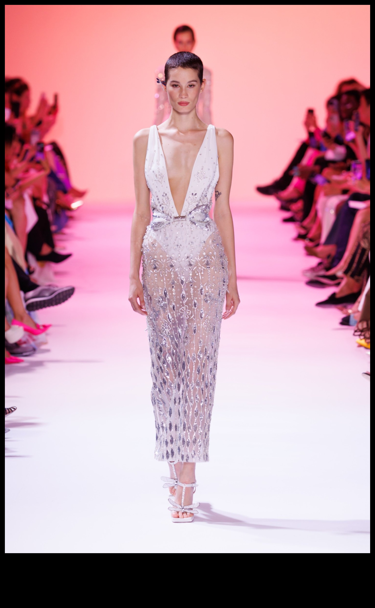 Runway Reverie תצוגת אופנה שלוקחת אותך למסע חלומי 1 Runway Reverie: חולמים בשפת האופנה