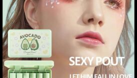 כתמים זועפים משיגים מראה בגוון צמחים ולא באמצעות שפתון שנמשך כל כיום 2 כתמים זועפים: השגת מראה בגוון טבעי עם שפתון