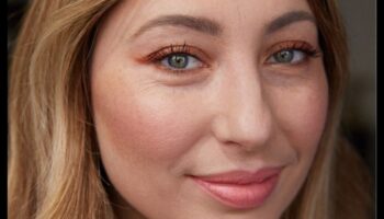 מוכן לשטיח האדום: השגת גלאם A-List עם טכניקות איפור למסיבה