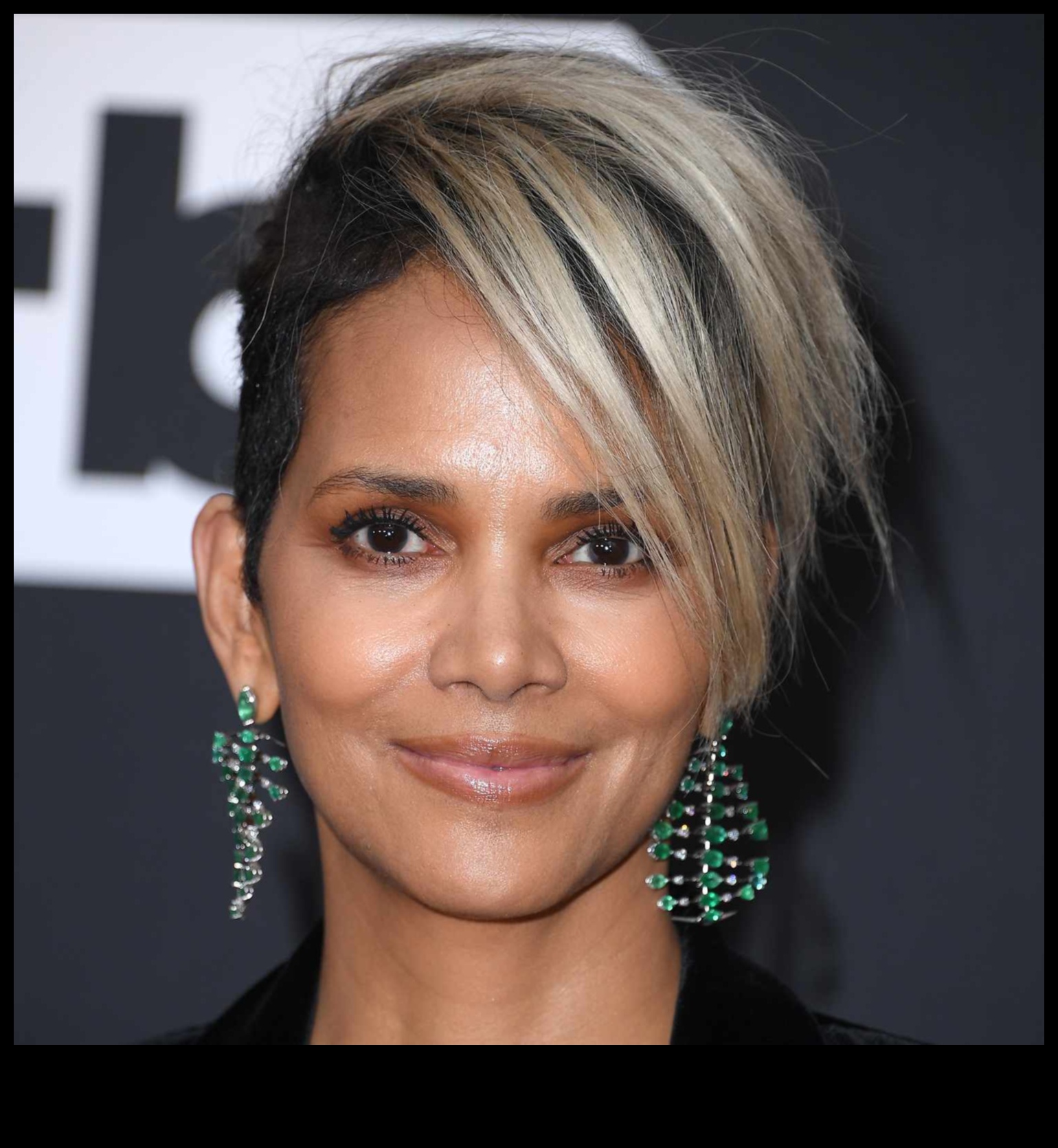 המשך תספורות קצרות אלגנטיות ומסוגננות למראה מלוטש 2 המשך אלגנטי ומסוגנן: תספורות קצרות למראה מלוטש