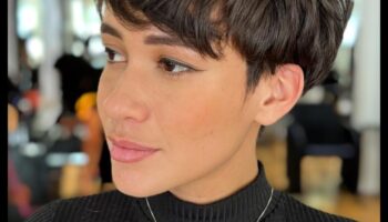 המשך מפלרטט וכיף: תסרוקות קצרות לאווירה שובבה